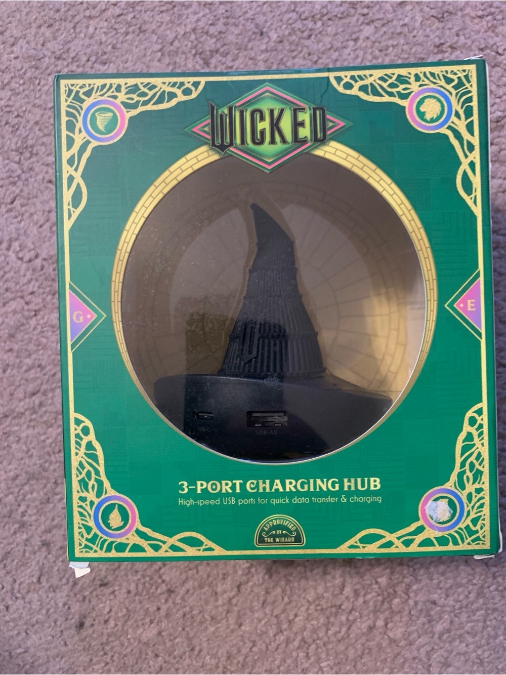 Wicked 3- Port Charging HUB 2 USB -A Ports & 1 USB-C Port Wicked Witch Hat